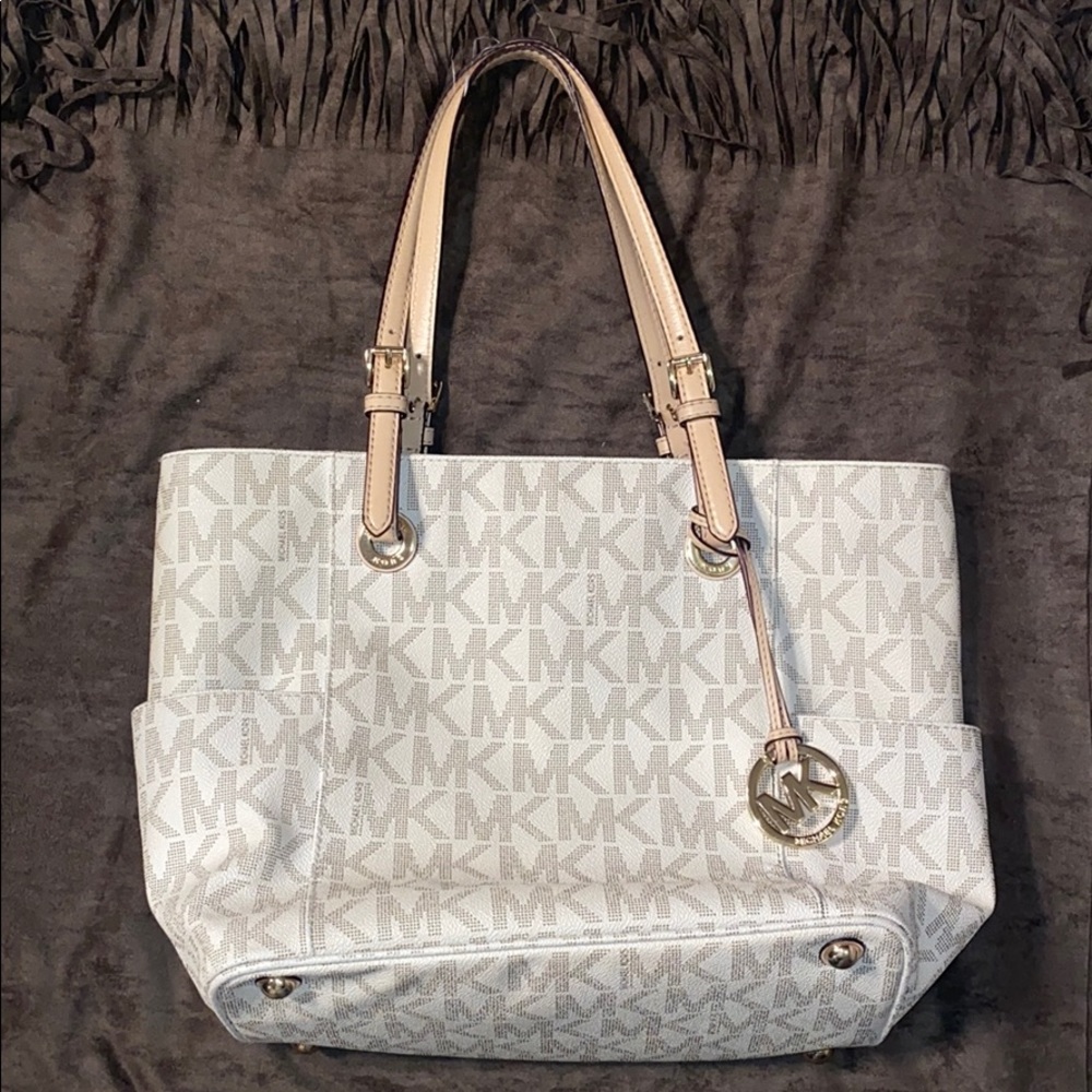 White Micheal Kors Bag